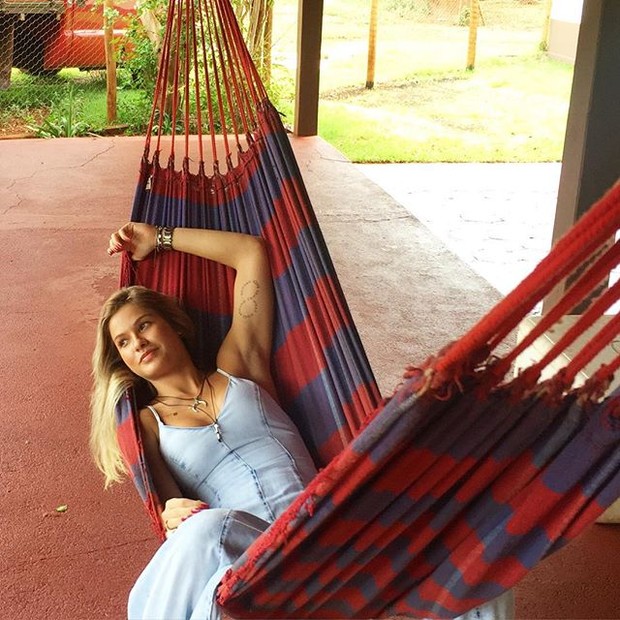 Andressa Suita posta foto e fãs perguntam: ‘Fazenda do Gustavo?’