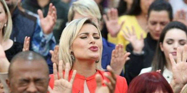 Evangélica, Andressa Urach avisa: ‘Eu amo os gays, não sou contra"