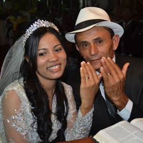 Após polêmica com jumento, Stefhany tem primeira noite com marido