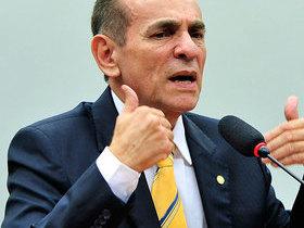 Marcelo Castro toma posse como ministro da Saúde