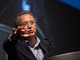 "Nunca se leu tanto jornal", diz Nizan Guanaes no Maximídia 2015