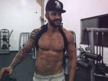Gusttavo Lima posta foto sem camisa e recebe elogios dos fãs