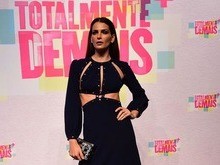 Atrizes ousam nos looks durante lançamento de novela global