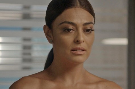 Juliana Paes é Carolina em Totalmente demais (Crédito: Reprodução)