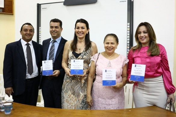 Margarete Coelho recebendo homenagem (Crédito: Reprodução)