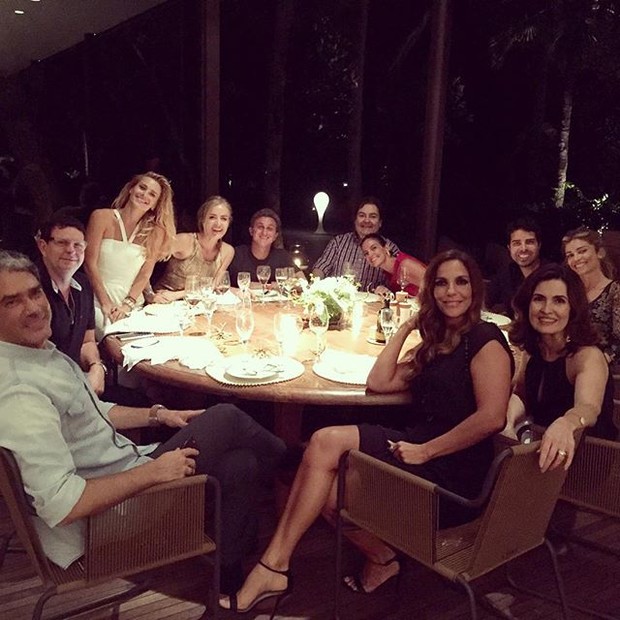 Jantar reúne vários famosos (Crédito: Instagram)