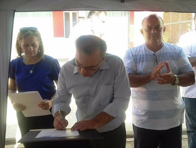 Prefeito Firmino Filho assina ordem de duplicação (Crédito: Ascom)