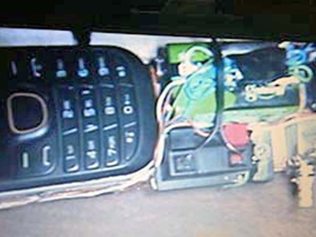 Bomba instalada debaixo de carro no Distrito Federal (Crédito: Polícia Militar/Divulgação)