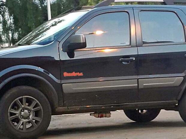 Bomba instalada debaixo de carro no Distrito Federal (Crédito: Polícia Militar/Divulgação)