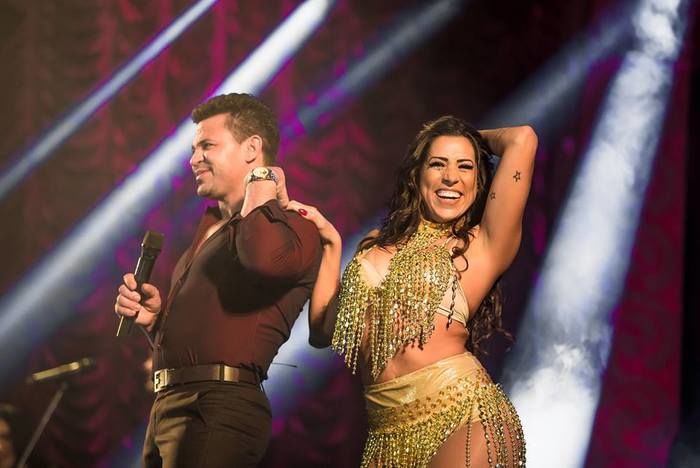 Eduardo Costa e bailarina no projeto Cabaré (Crédito: Divulgação )