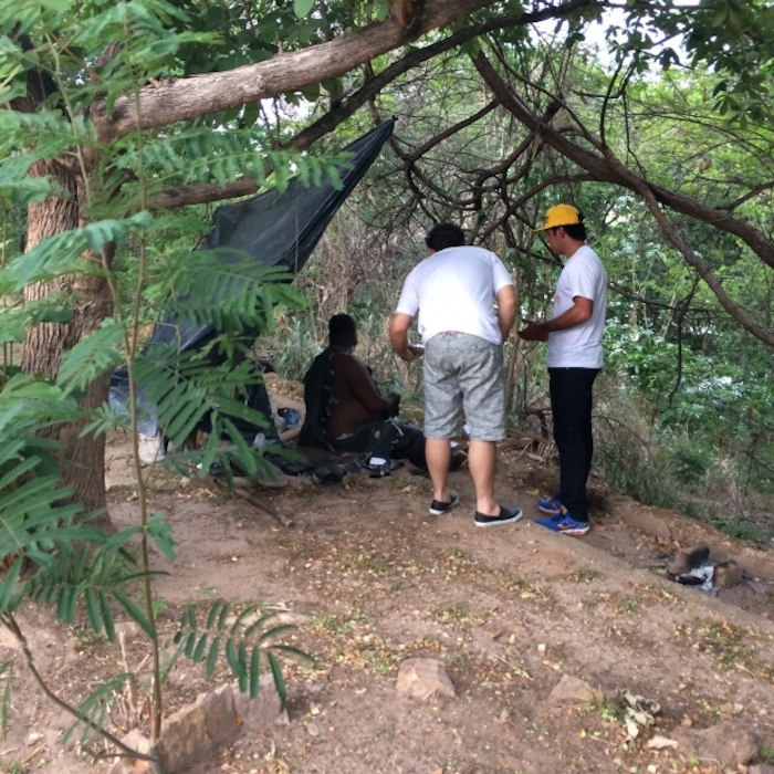 Amigos fazem parte do projeto 'Natal com conforto' (Crédito: Reprodução)