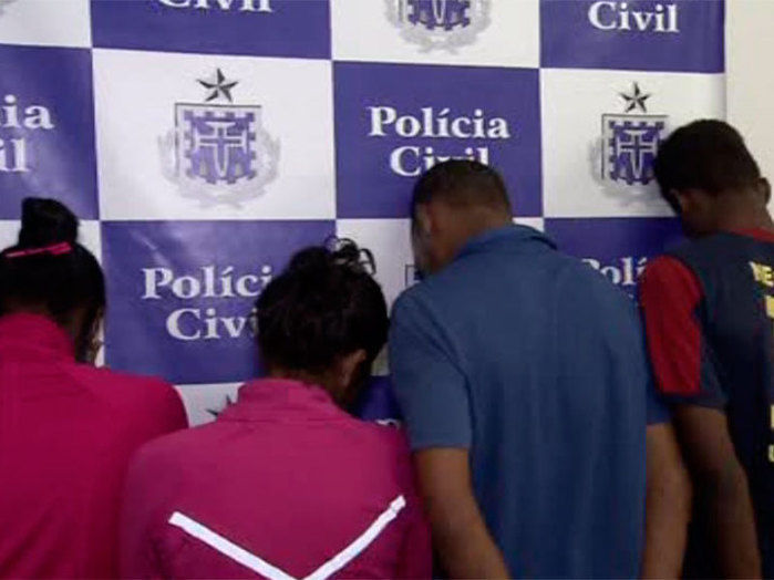Os quatro foram capturados pela polícia (Crédito: Reprodução/Record Bahia )