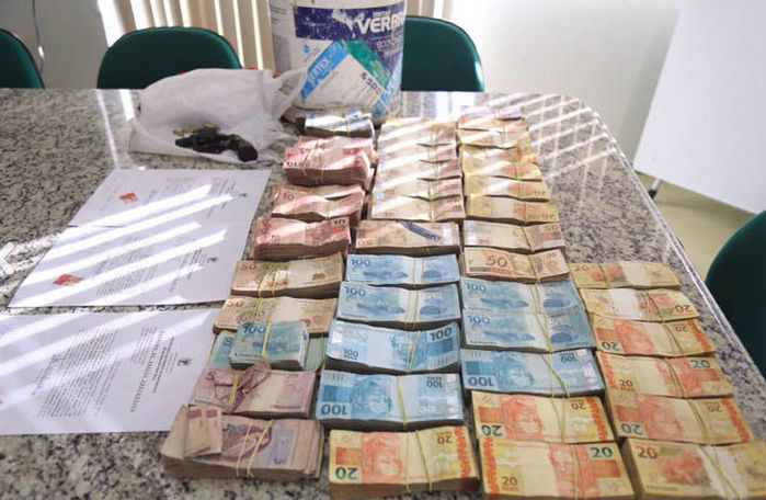 Polícia rercuperou R$ 170 mil dos R$ 200 roubados (Crédito: Divulgação)