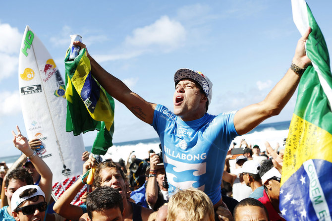Mineirinho é o mais novo campeão mundial de surf