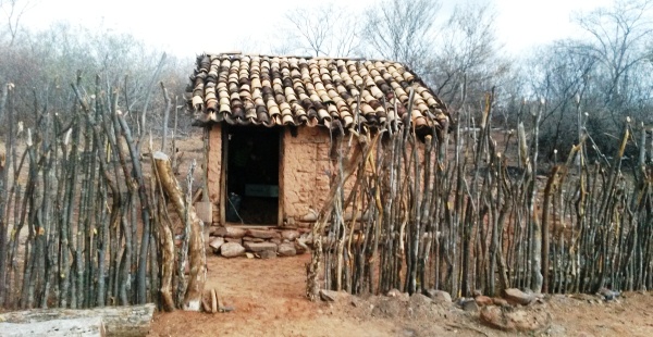 Casa de taipa onde o corpo foi encontrado