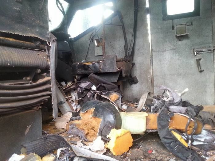 Carro-forte atacado por criminosos na BR-230 ficou praticamente destruído