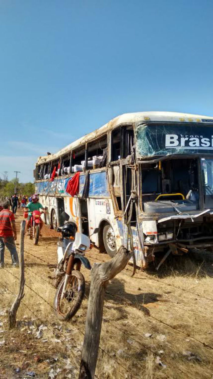 Acidente com ônibus próximo a Batalha