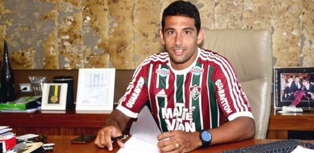Meia Diego Souza agora é do Flu