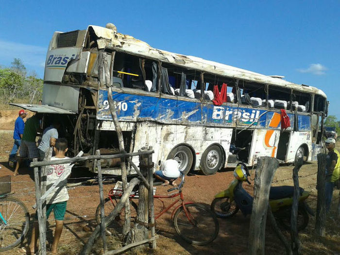 Acidente com ônibus próximo a Batalha