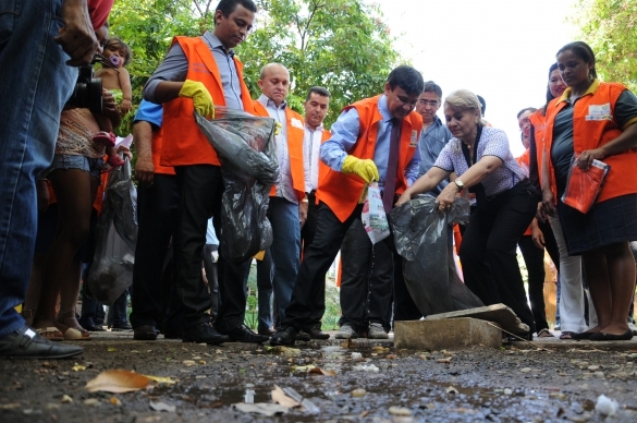 Governador se une no combate ao mosquito (Crédito: Marcelo Cardoso)
