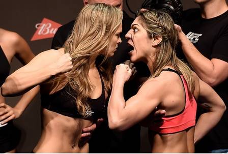 Ronda Rousey x Bethe Correia (01 de agosto de 2015) (Crédito: REPRODUÇÃO / UFC)