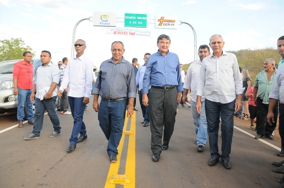 Wellington Dias inaugura obra (Crédito: Ascom)