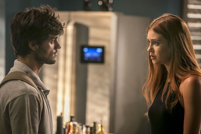 Eliza coloca carreira em primeiro lugar e termina com Jonatas (Crédito: Divulgação)