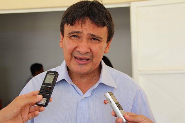 Wellington Dias participa das comemorações do aniversário de Picos