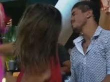 Mara Maravilha agride Douglas e vai parar no hospital