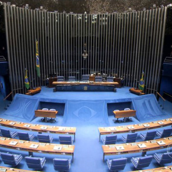 Candidatos eleitos ocuparam as 513 cadeiras da Câmara dos Deputados neste domingo