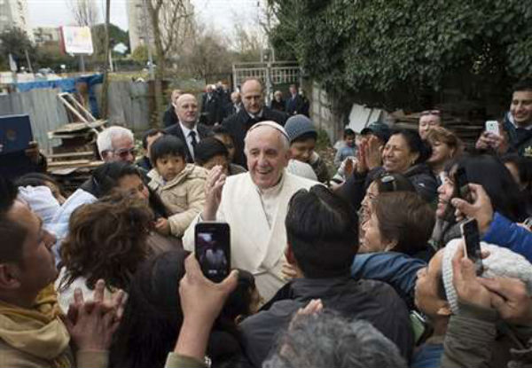 Papa Francisco pede para ir a favela, mas motorista se perde