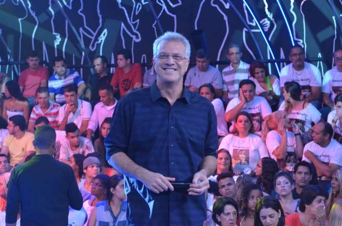 Pedro Bial faz cirurgia para reversão de vasectomia antes de casamento