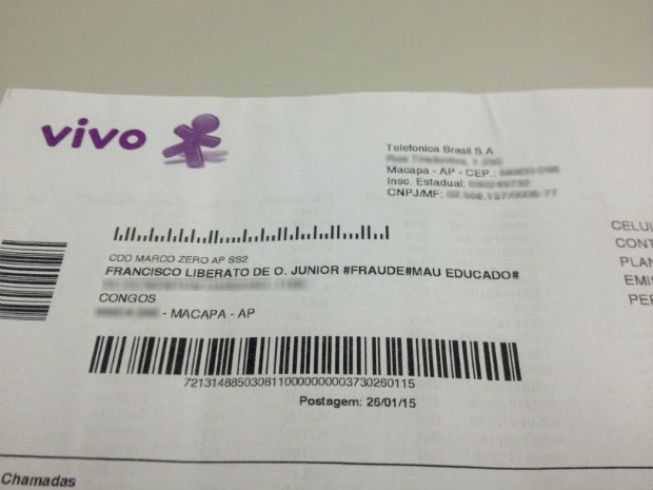 Conta de celular chega com aviso e erro de português para cliente: "mau educado"
