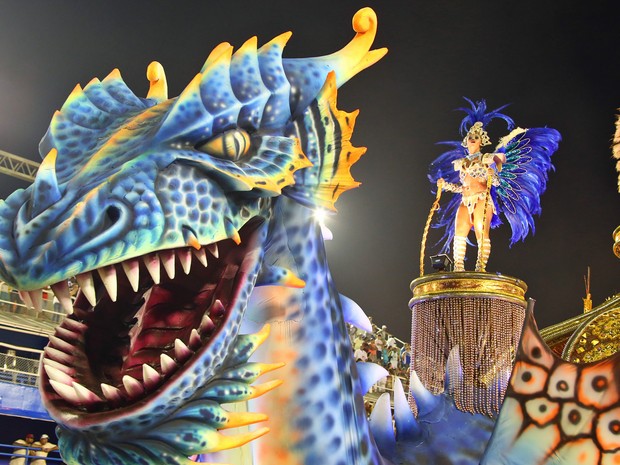 Tensão, falta de fantasias e alegria marcam 1º dia da Série A na Sapucaí