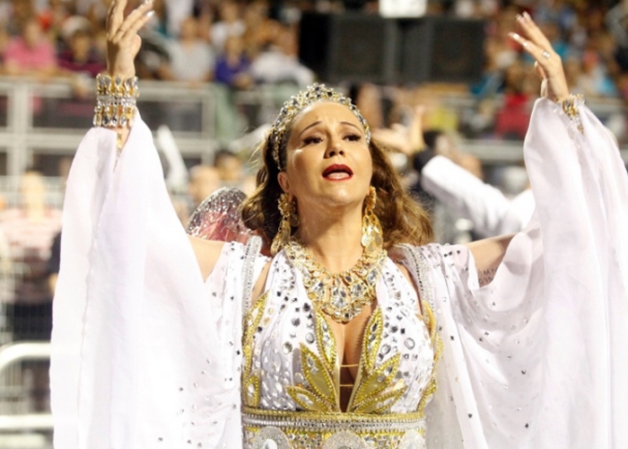 Após apuração de notas, Vai-Vai é eleita campeã do Carnaval 2015 em São Paulo