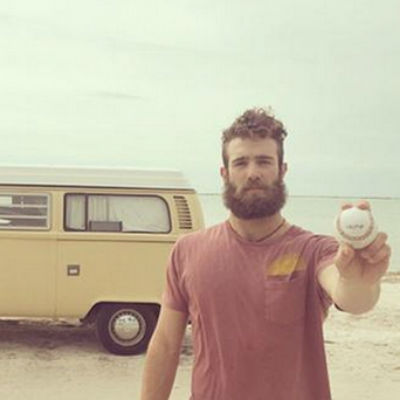 Milionário do beisebol decide viver em Kombi: "Era o carro dos meus sonhos"