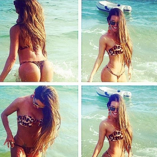 Carol Muniz posta foto de biquíni e deixa marquinha evidente
