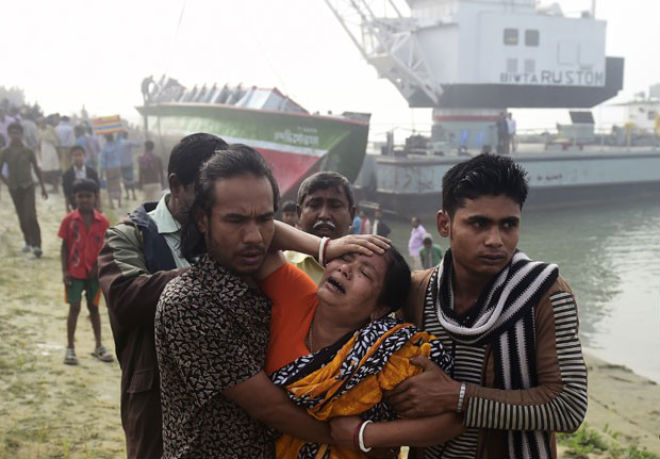 Sobe para 69 o número de mortos em naufrágio de balsa em Bangladesh