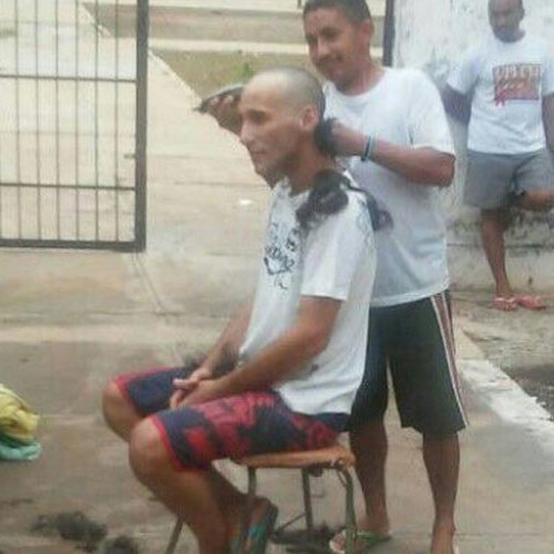 Justiça abre sindicância para apurar divulgação de fotos de Santolia raspando cabeça em penitenciária
