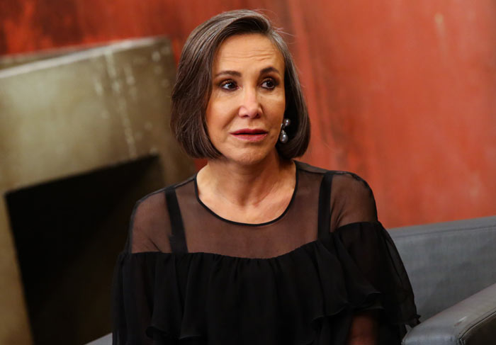 Florinda revela separação de Chaves e diz que Girafales também a cortejava