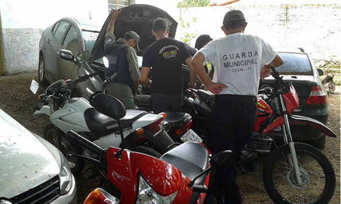 Polícia apreende oito veículos irregulares em Cocal