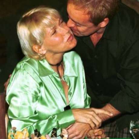 Gugu posta foto com Xuxa e diz: "Estarei de braços abertos para recebê-la"