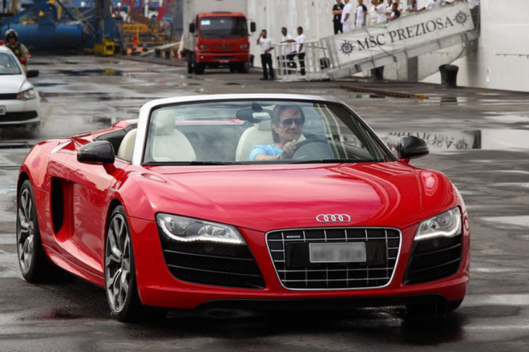 Roberto Carlos Aparece Dirigindo Convers 237 Vel Audi R8