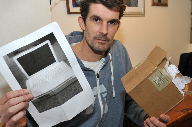 Homem compra notebook de R$ 6 mil reais e recebe apenas a foto do produto
