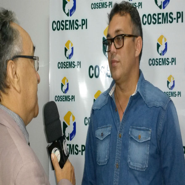 Secretário de Saúde participa de seminário promovido pelo Cosems