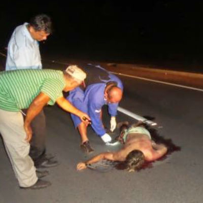 Automóvel passa por cima de corpo caído em uma rodovia em Parnaíba