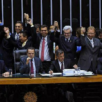 PT decide aderir ao movimento contra a chamada "bolsa esposa" na Câmara