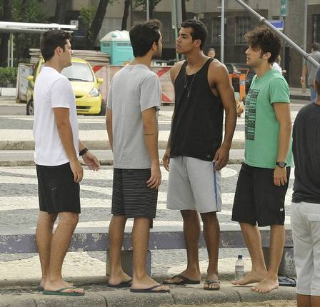 Em "Babilônia", Guto e Fred zombam Rafael e Ivan: "Boiolice explícita é atentado violento ao pudor"