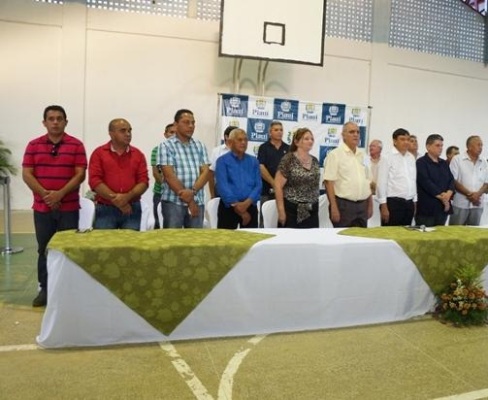 Prefeito R. Ferreira Inaugura obras na zona rural e na sede do município com a presença do Governador W. Dias