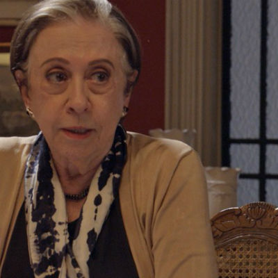 Teresa conta para Rafael que tem um filho